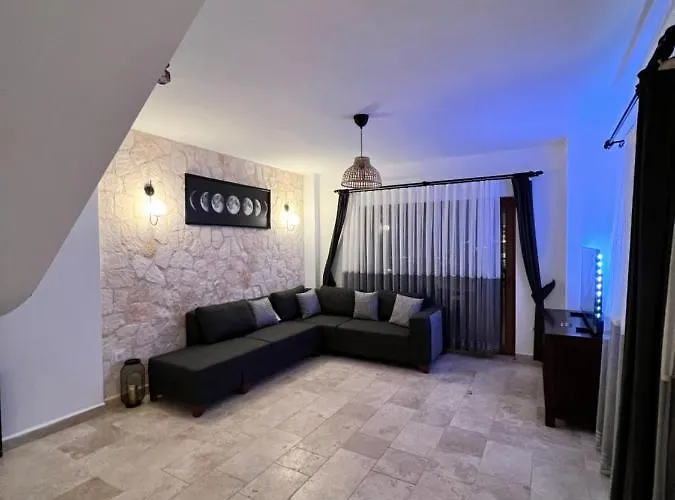 Viola Apart - Kalkan